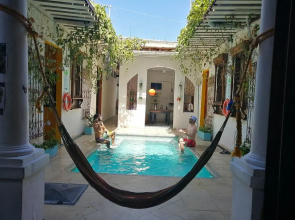 The Pelican Larry Hostel & Dance School