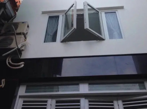 Smiley Apartment 9