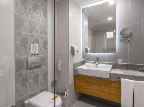 Hotel Orange Palace Side