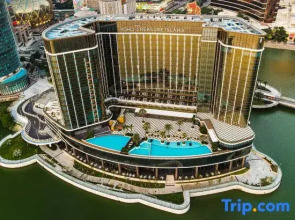 YOHO Treasure Island Hotel