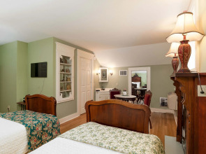 Oaklea Mansion Bed and Breakfast