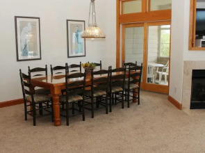 Afternoon Tee - 5 Br Home