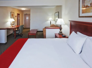Holiday Inn Express Tulsa-Woodland Hills