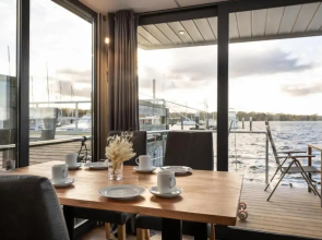 exclusives Hausboot "Opa Wilhelm"