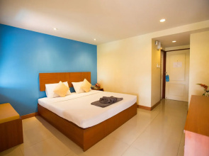 Twin Palms Resort