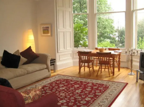 Botanic Garden 2 Bedroom Apartment in Edinburgh