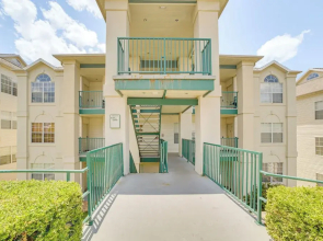 On Thousand Hills Golf Course: Condo w/ Sunroom