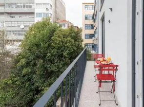 Lovelystay - Central Flat W/ Ac And Balcony