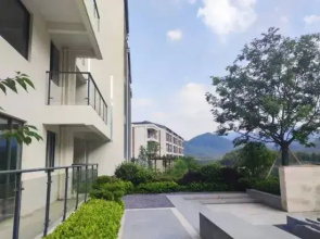 Anji Mujing Light Luxury Holiday Apartment