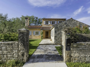 Lipa in Krnica with 4 bedrooms and 3 bathrooms