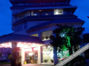 Yulong Business Hotel