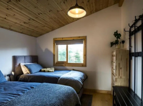 Fern Lodge - 2 Bedroom Log Cabin - Saint Florence - Tenby