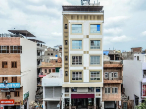 OYO 18484 Hotel Ratnawali