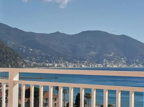 Vista Mozzafiato A 3 Minuti A Piedi Dal Mare