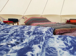 Beautiful 4-bed Wigwam Yurt in Tynygraig