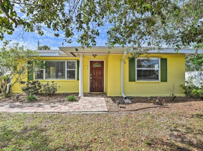 Nokomis Home w/ Gas Grill: 2 Blocks to Beach!