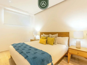 Luxury 2 BR Condo - Oceanview Pool - Gym