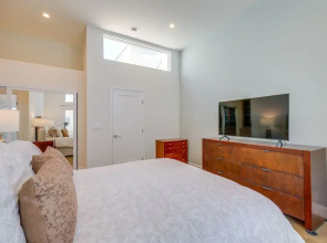 Sleek Oxnard Townhouse w/ Balconies: Walk to Beach