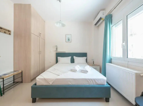 Cozy Acropolis Studio by Cloudkeys