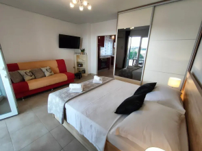 A1 Beachfront apt With big Terrace and sea View