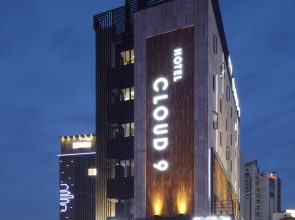 Cloud 9 Hotel