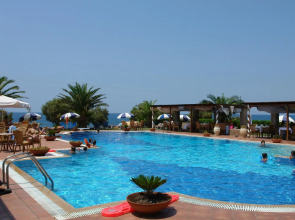 Oasis Hotel Kyparissia