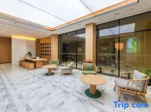 Thank Inn Premium (Jiangmen Enping Jinsha Square Branch)