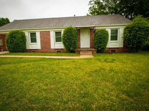 Midtown Serenity 3 Bedroom Home by RedAwning