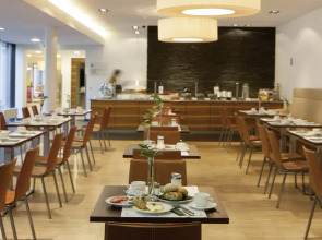 Отель Four Points Flex by Sheraton Vienna Hauptbahnhof