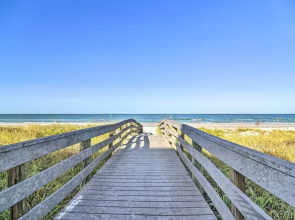 Indian Rocks Beach Home - 2 Blocks to Beach!
