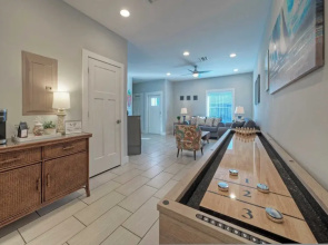 Sleeps 19 2 Homes w/ Pool, Foosball+shuffleboard Mins to the Beach + Shops
