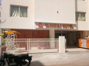 Oyo 37230 Yashraj Hotel