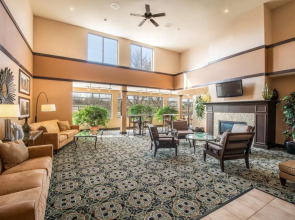 Holiday Inn Express & Suites Delafield by IHG