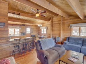 Pine Mountain Club Cabin Rental w/ Pool Access!