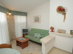 Apartment Mimi - with swimming pool A4 Christa Krnica, Istria