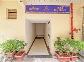 Collection O 91174 Hotel Raj Mahal