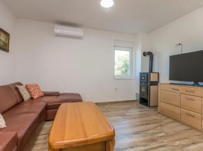 Awesome Apartment in Turanj With Wifi and 2 Bedrooms