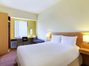 Отель ibis Al Rigga