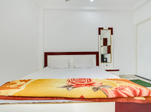 SPOT ON 60281 Ganges Top Guest House