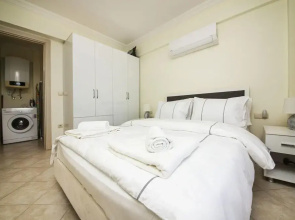 Sleek Flat With Private Beach and View in Milas