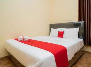 Prenjak Syariah by OYO Rooms