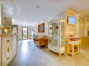 Esteban Apartcomplex
