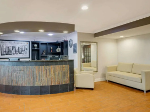 Super 8 By Wyndham Lexington Winchester Rd