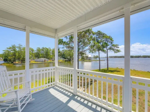 Waterfront Merritt Home w/ Boat Dock & Deck!