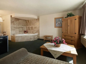Columbine Inn and Suites
