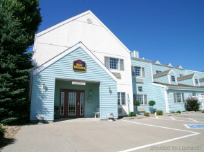 Super 8 Williamsburg/Amana Colonies Area