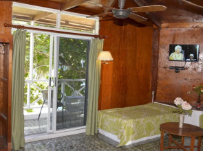 Ouanga Bay Beach Hotel