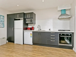 Takapuna Modern Guest house near beach