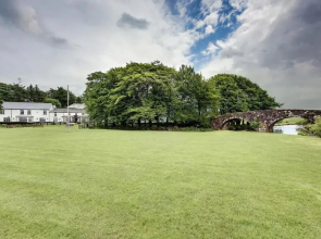 Two Bridges Hotel