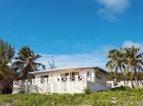 Island Paradise: Secluded Beachfront Retreat With Pool